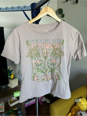 GAP Taupe Fleetwood Mac Graphic Tee
